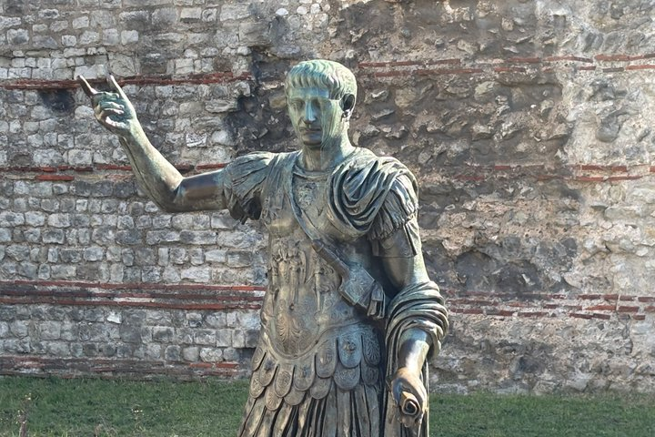 Money and Power in the City Sightseeing Tour - Photo 1 of 8